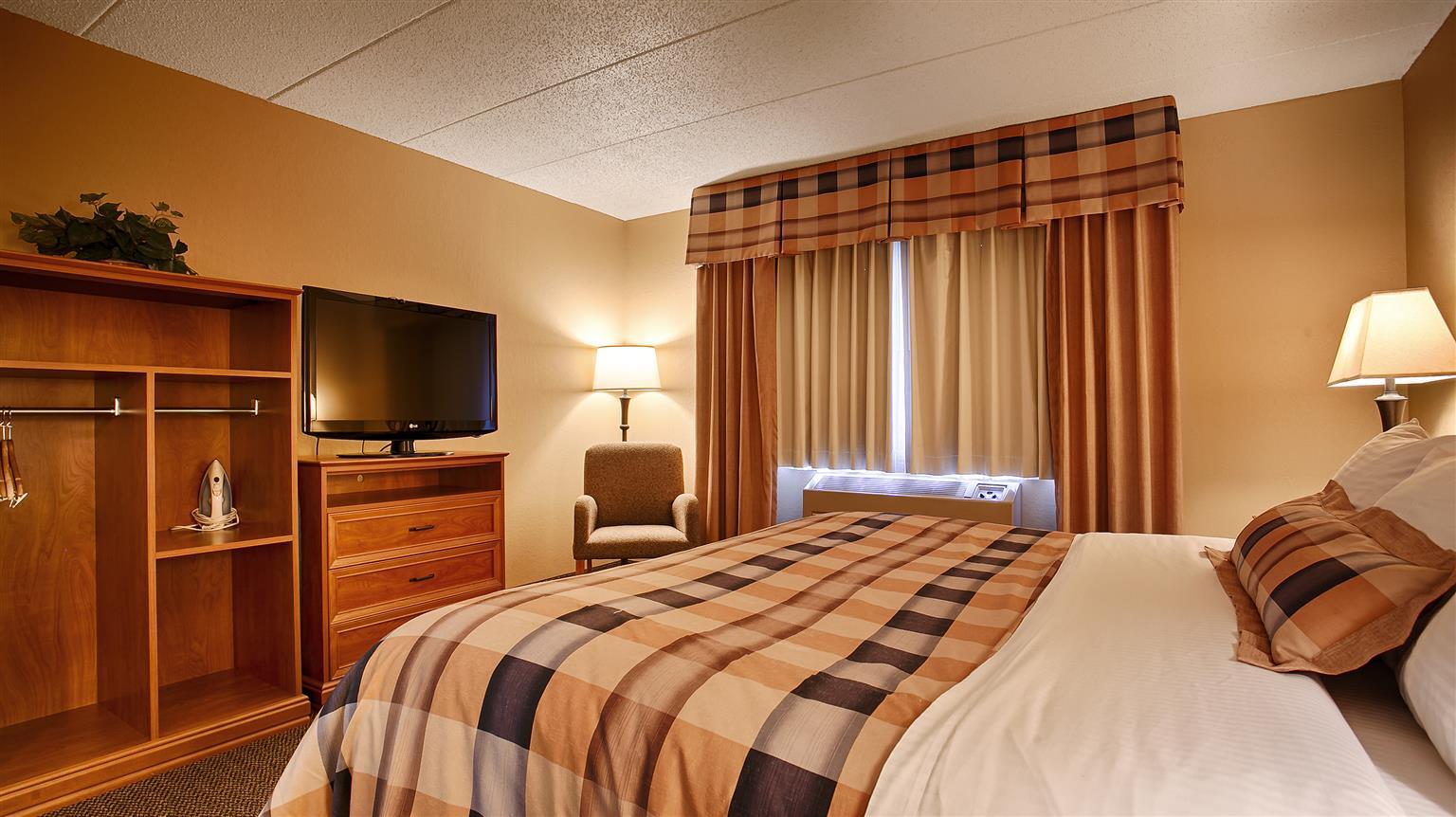 Best Western Derby Inn Ігл-Рівер Екстер'єр фото